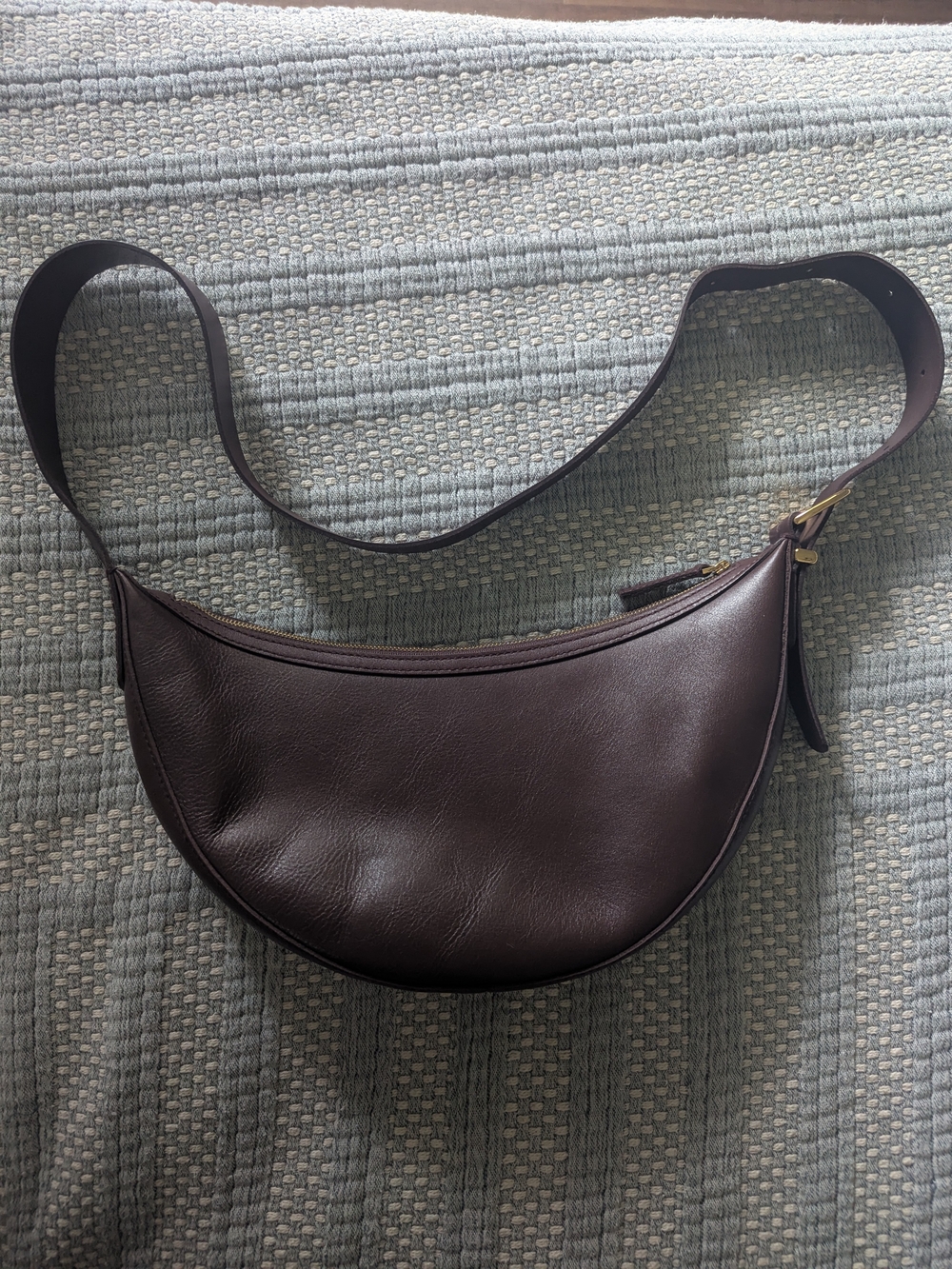 Madewell Essential Sling Crossbody Bag